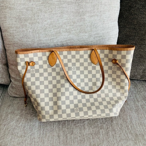 LV Neverfull MM 100%Authentic Includes: ♥️box wristlet and receipt! - Picture 12 of 15